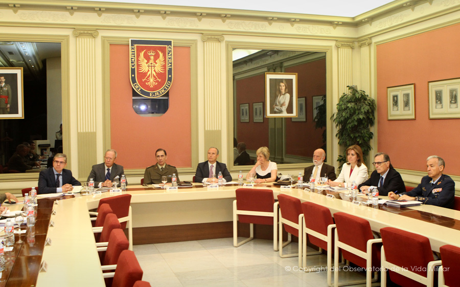 Reunión con la Unidad de Protección Frente al Acoso (UPA) del Ejército de Tierra, en el Cuartel General del Ejército de Tierra.