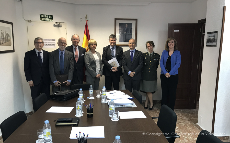 Reunión con el Observatorio Militar para la igualdad entre mujeres y hombres en las Fuerzas Armadas, en la sede del Observatorio de la Vida Militar.